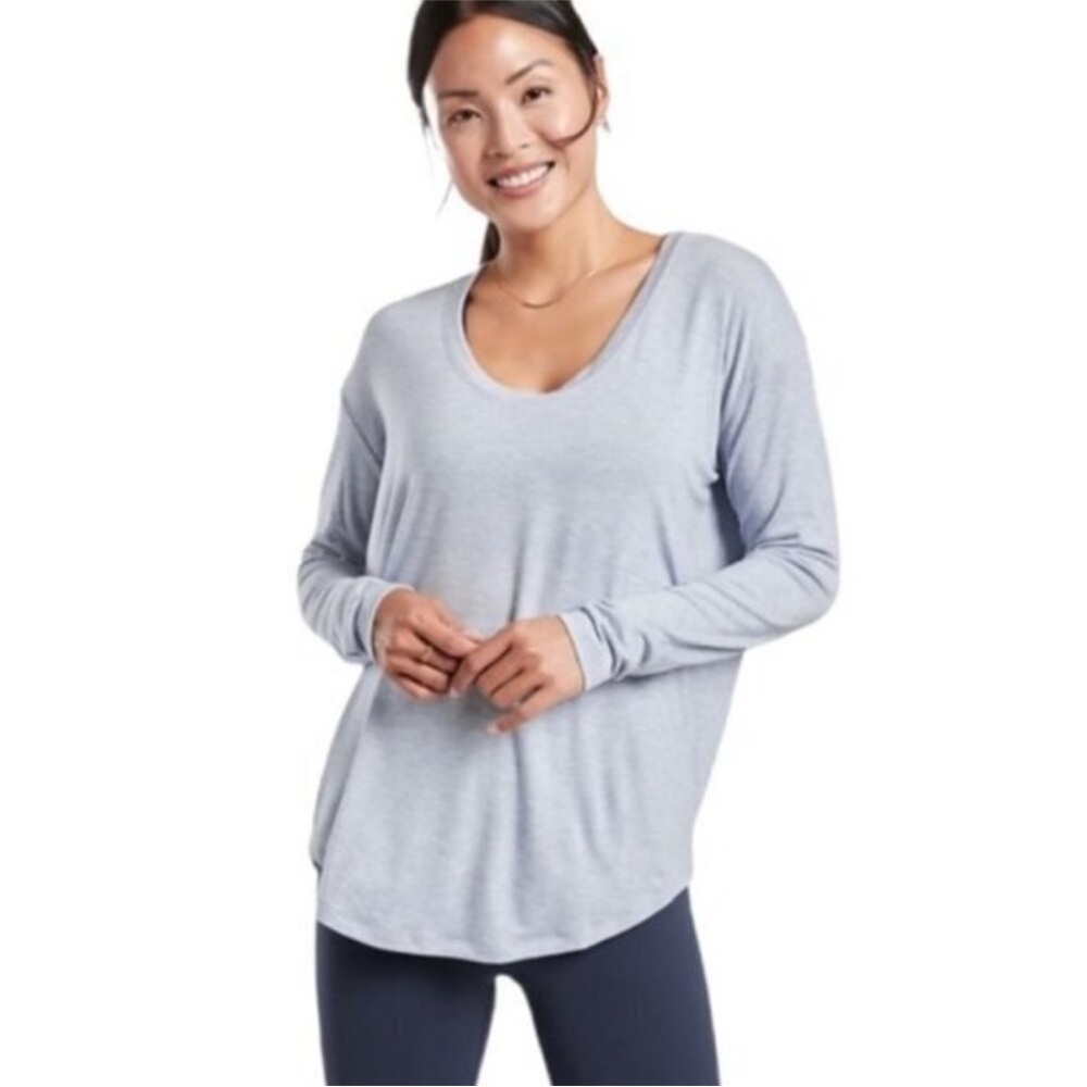 Athleta Cloud Light Long Sleeve Stratus Gray Top Tunic M Medium 982000 Blue